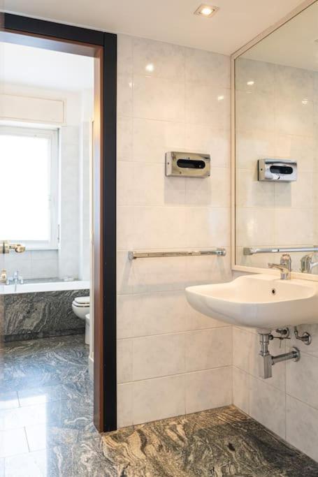 Fantastic Two Bedroom Zara 5th Fl- Mirable Pm Appartement