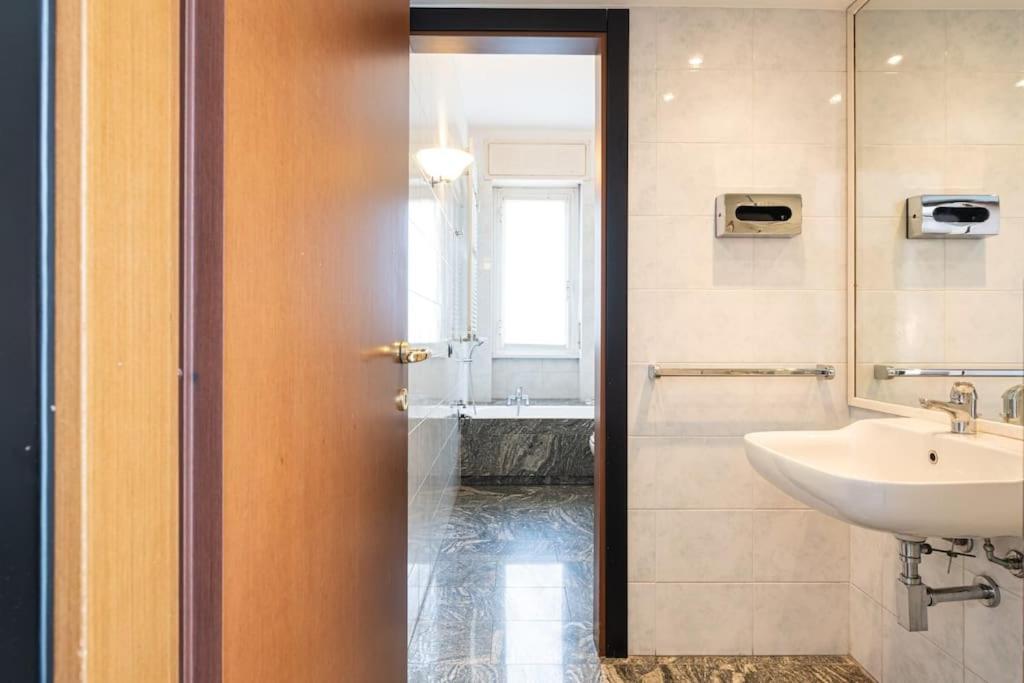 Fantastic Two Bedroom Zara 5th Fl- Mirable Pm *