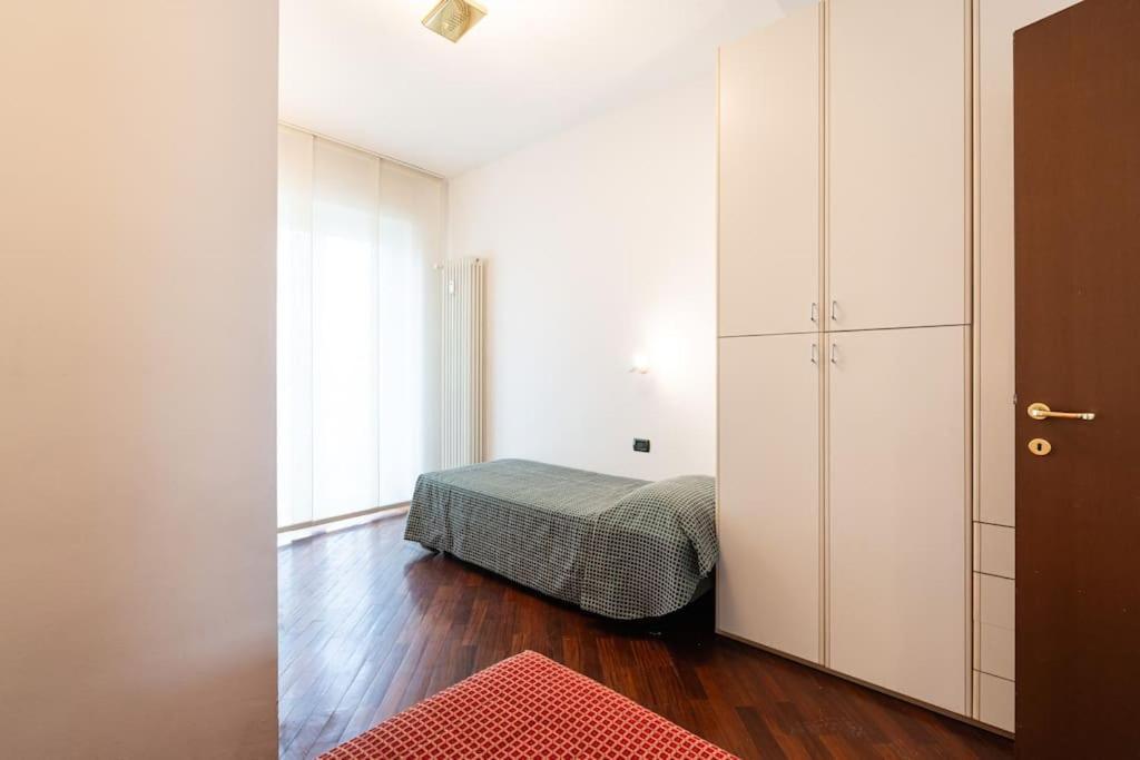 Fantastic Two Bedroom Zara 5th Fl- Mirable Pm * Milan